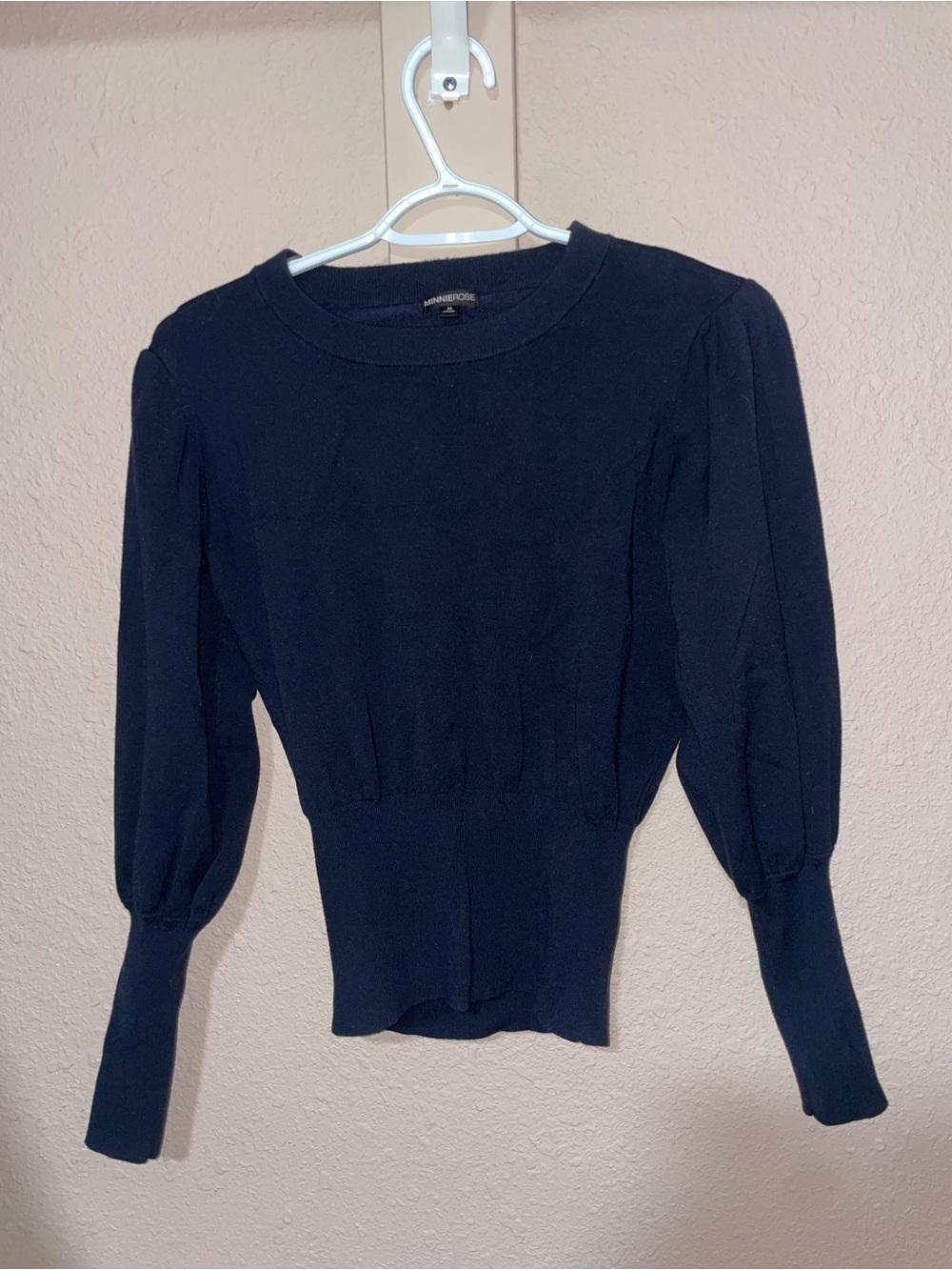Minnie Rose Women's Navy Puff-Sleeve Top